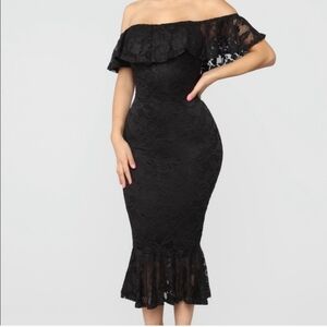 Elegant Black Off-Shoulder Lace Dress